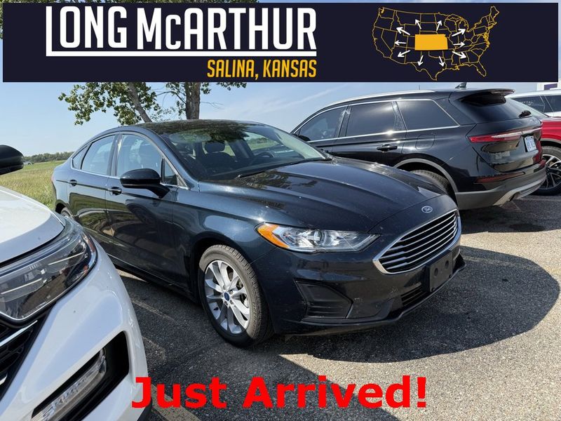 Used 2020 Ford Fusion SE image 1