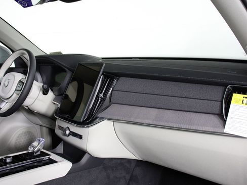New 2026 Volvo XC90 T8 Ultra w/ Protection Package Premier AWD/4WD image 9