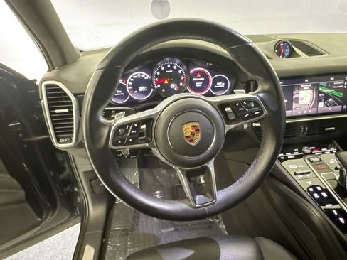 Used 2023 Porsche Cayenne Platinum Edition AWD/4WD image 11