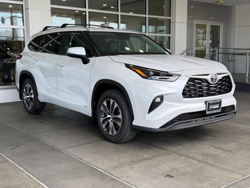 New 2026 Toyota Highlander XLE AWD/4WD image 6