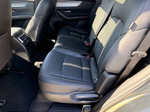 Certified 2025 MAZDA CX-70 3.3 Turbo S w/ Premium Package image 12