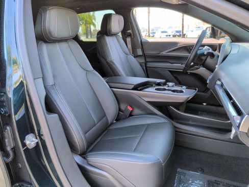 Used 2024 Cadillac Lyriq Sport RWD image 32