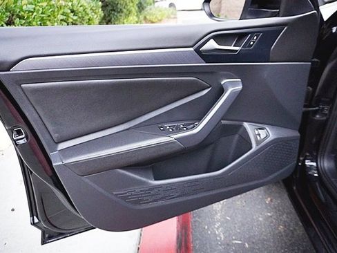 Used 2024 Volkswagen Jetta SE image 21