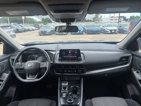 Used 2025 Nissan Rogue SV AWD/4WD image 35