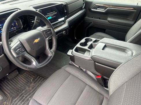Used 2025 Chevrolet Silverado 1500 LT image 10