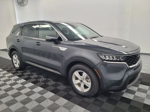 Used 2023 Kia Sorento LX FWD image 11