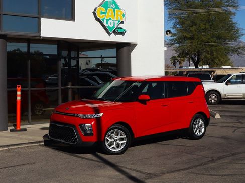 Used 2020 Kia Soul S image 3