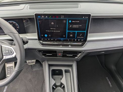 New 2026 Volkswagen Tiguan SE R-Line AWD/4WD image 17