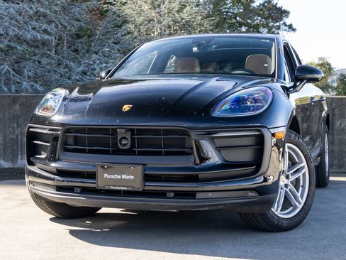 Certified 2025 Porsche Macan image 7
