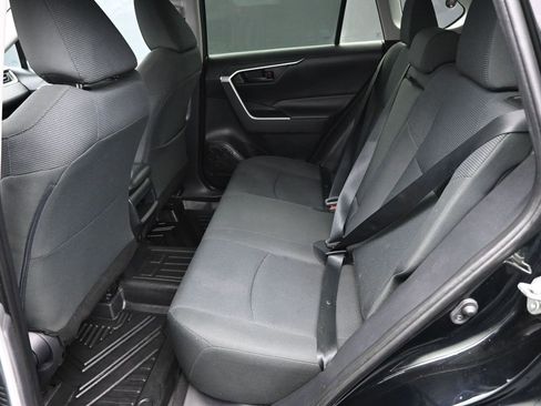 Used 2019 Toyota RAV4 LE image 12