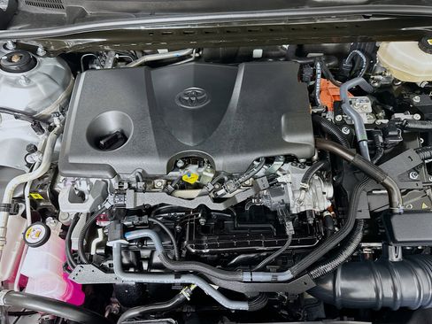 Used 2025 Toyota Camry LE image 33