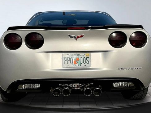 Used 2005 Chevrolet Corvette Coupe w/ Preferred Equipment Group RWD image 5