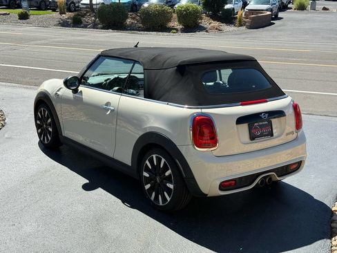 Used 2019 MINI Cooper S w/ Signature Upholstery Package FWD image 16