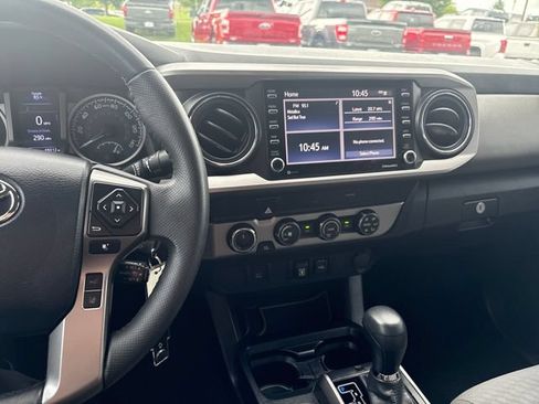 Used 2020 Toyota Tacoma SR5 AWD/4WD image 23
