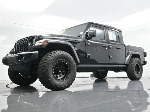 Used 2021 Jeep Gladiator Willys image 40