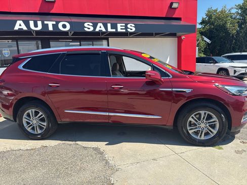 Used 2019 Buick Enclave Essence AWD/4WD image 2
