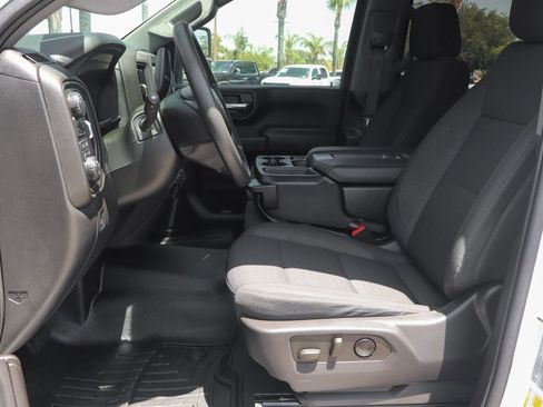 Used 2024 Chevrolet Silverado 2500 Custom w/ Custom Value Package AWD/4WD image 23