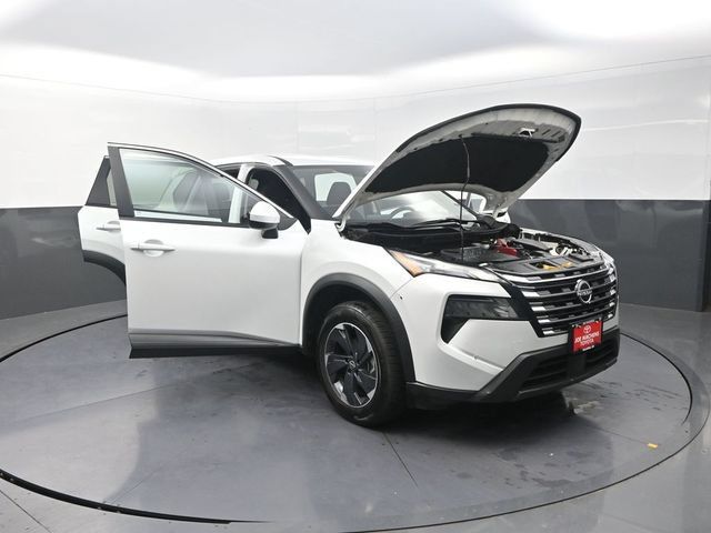 Used 2024 Nissan Rogue SV FWD image 39