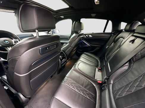 Used 2020 BMW X6 M50i image 27