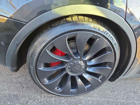 Used 2022 Tesla Model Y Performance image 3