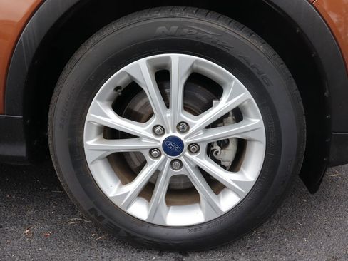 Used 2017 Ford Escape SE w/ SE Cold Weather Package AWD/4WD image 45