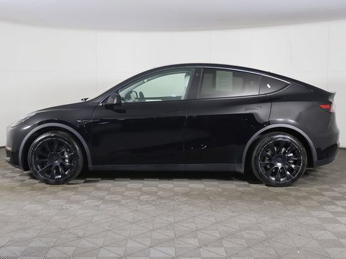 Used 2023 Tesla Model Y Long Range AWD/4WD image 18
