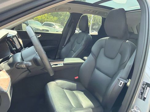 Certified 2024 Volvo XC60 B5 Plus AWD/4WD image 25