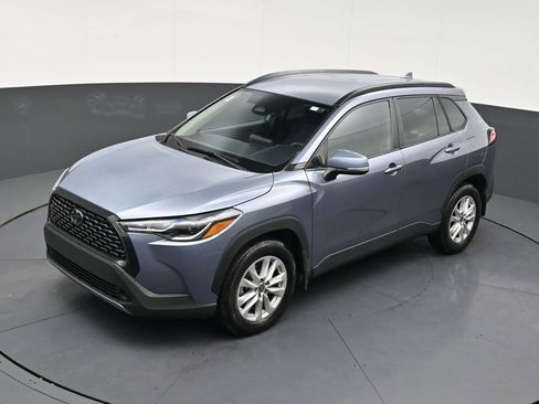 Used 2024 Toyota Corolla Cross LE image 12