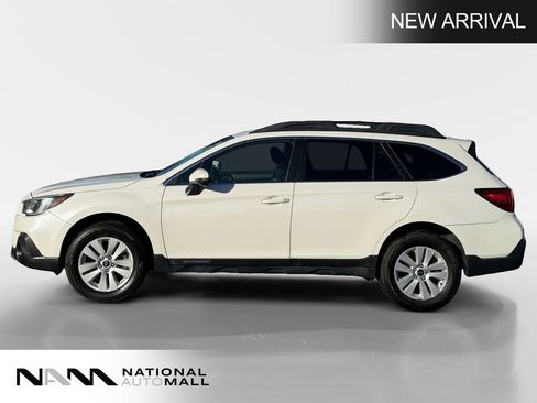 Used 2019 Subaru Outback 2.5i Premium image 2