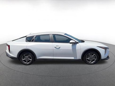 Used 2025 Kia K4 FWD image 16