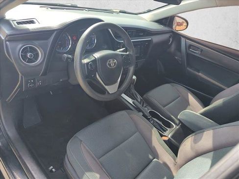 Used 2017 Toyota Corolla LE image 9