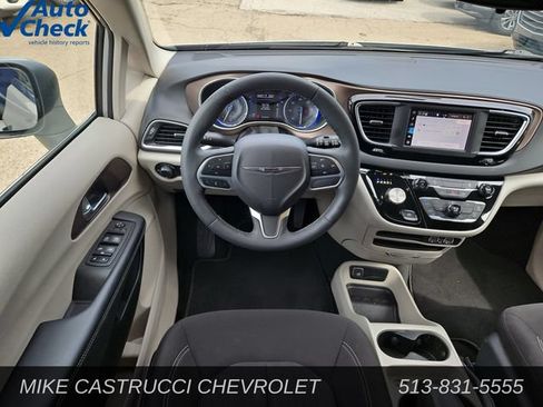 Used 2023 Chrysler Voyager LX FWD image 11