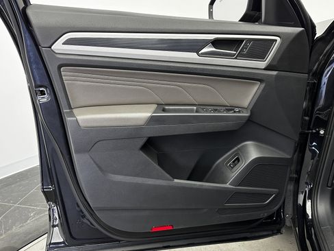 Used 2021 Volkswagen Atlas SE w/ Panoramic Sunroof Package image 11