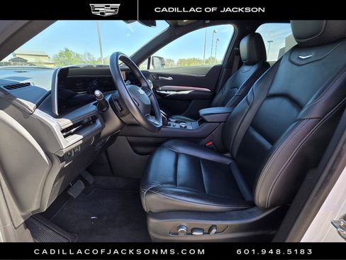 Certified 2024 Cadillac XT4 Premium Luxury image 18