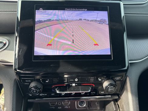 Used 2024 Jeep Grand Cherokee L Laredo image 33