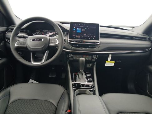 New 2026 Jeep Compass Latitude image 20