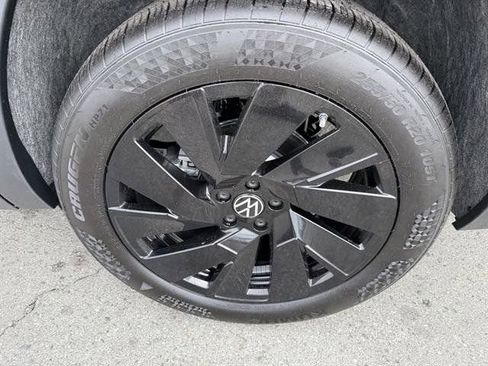 New 2026 Volkswagen Atlas SE image 12