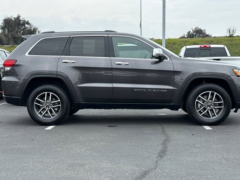 Used 2021 Jeep Grand Cherokee Limited w/ Trailer Tow Group IV image 3
