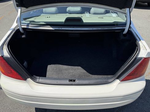 Used 2000 Toyota Avalon XL image 12