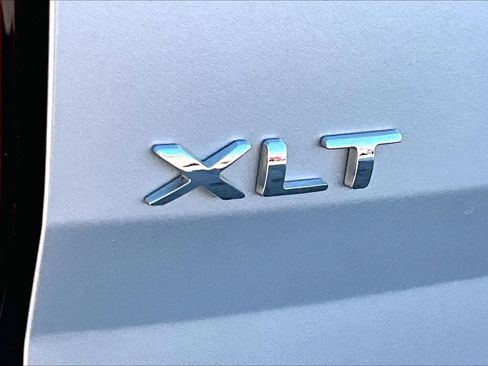 Used 2014 Ford Explorer XLT w/ Equipment Group 202A image 10