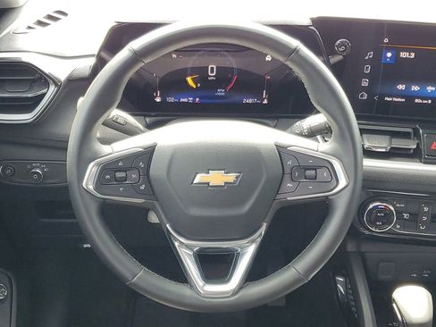 Used 2025 Chevrolet TrailBlazer LT w/ Convenience Package AWD/4WD image 26