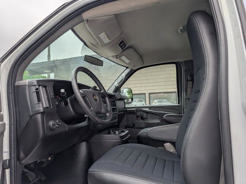 Used 2011 Chevrolet Express 2500 LS RWD image 14