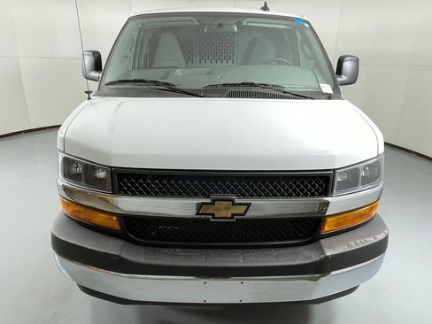 New 2025 Chevrolet Express 3500 Extended w/ Driver Convenience Package RWD image 4