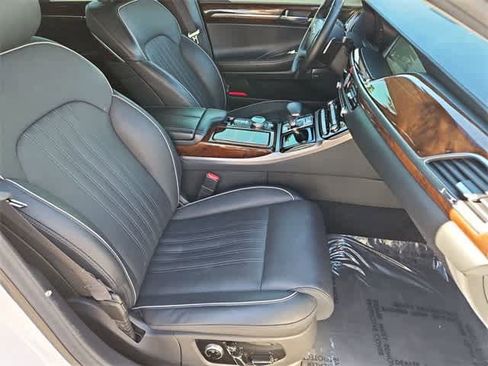 Used 2019 Genesis G90 3.3T Premium image 22