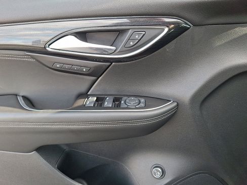 Used 2023 Buick Envision Essence image 10