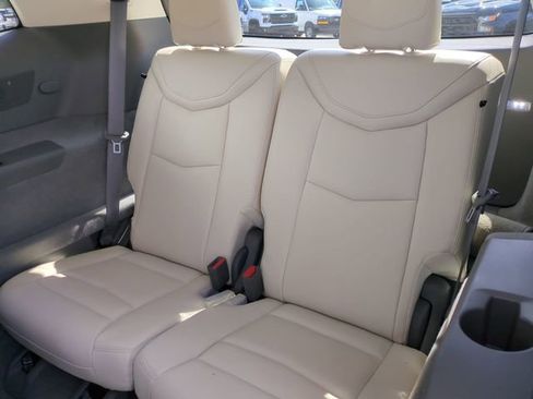 Used 2023 Cadillac XT6 Premium Luxury image 16