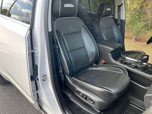 Used 2021 Chevrolet Traverse High Country w/ LPO, Floor Liner Package image 29