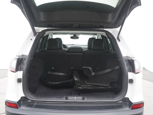 Used 2019 Jeep Cherokee Limited w/ Luxury Group image 15