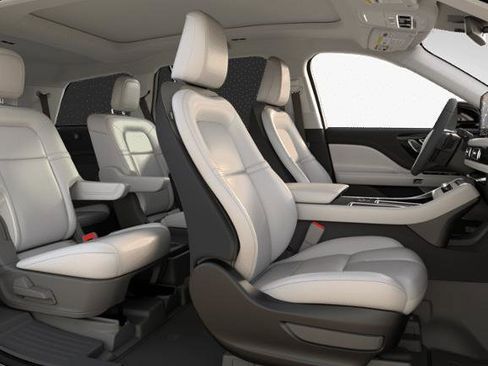 New 2026 Lincoln Aviator 2WD image 28