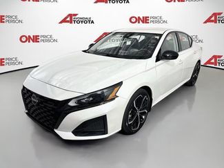 Used 2023 Nissan Altima 2.5 SR FWD video 3